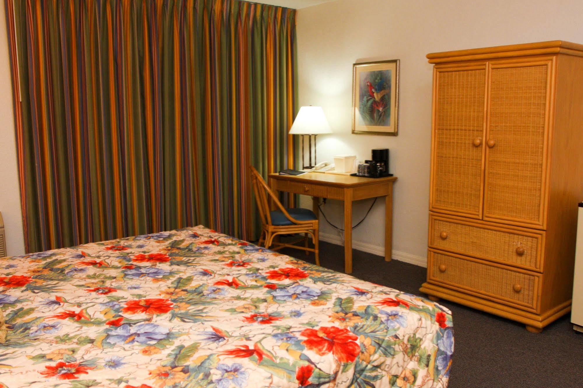 Castaways Resort And Suites Freeport Eksteriør billede