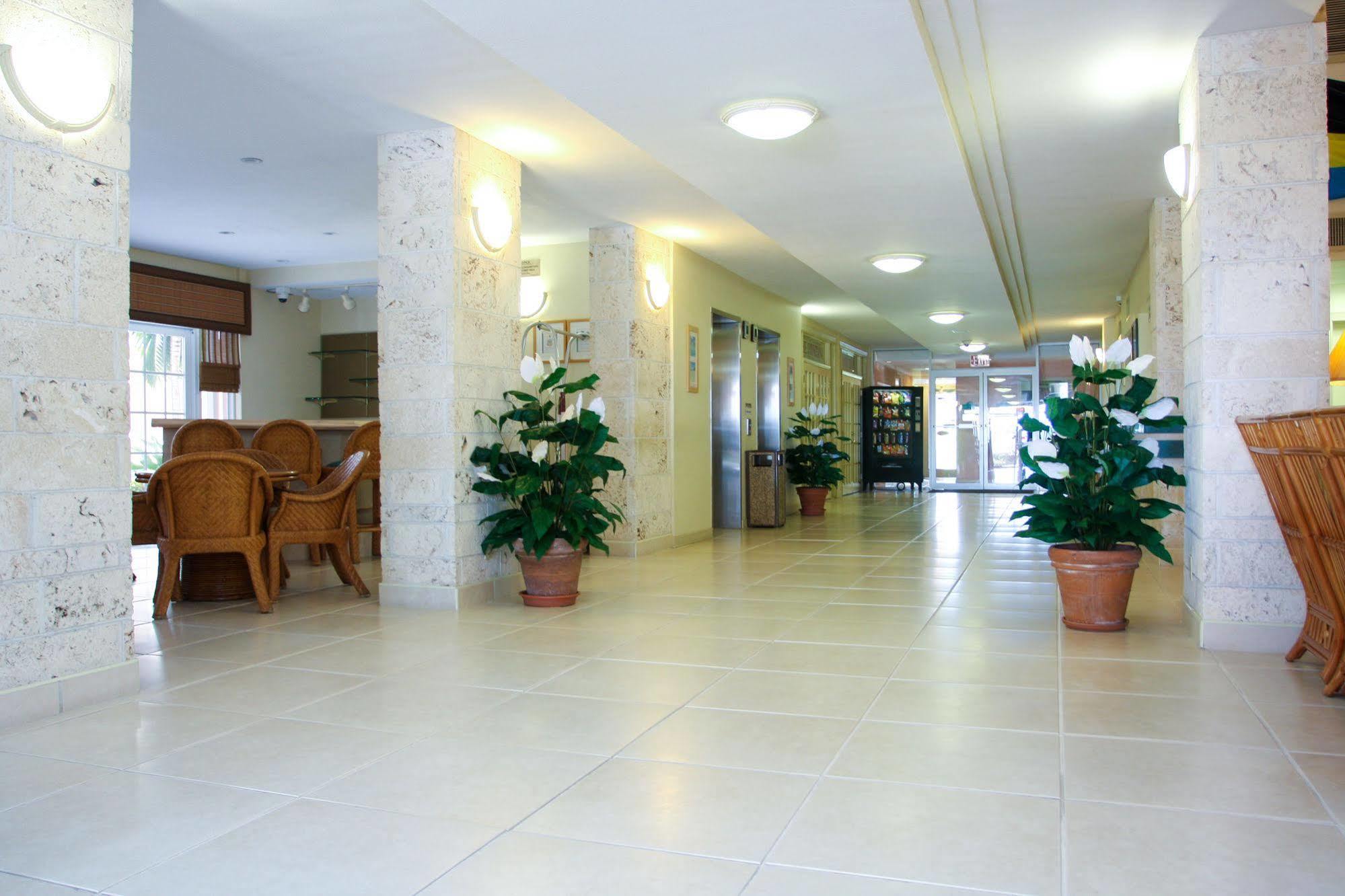 Castaways Resort And Suites Freeport Eksteriør billede