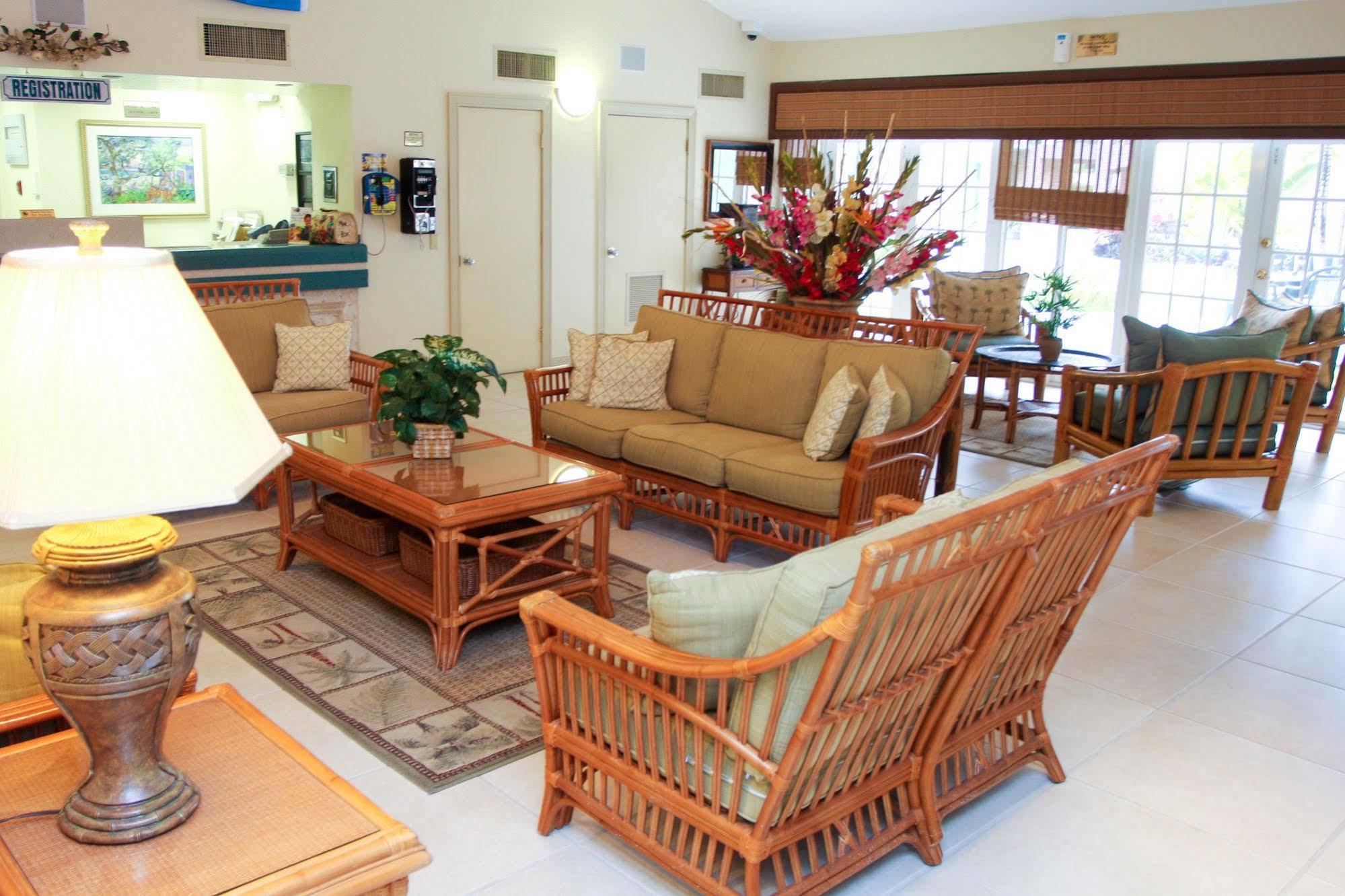 Castaways Resort And Suites Freeport Eksteriør billede